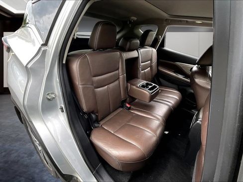 Used 2015 Nissan Murano Platinum w/ Platinum Technology Package AWD/4WD image 25