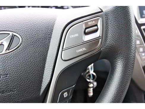 Used 2018 Hyundai Santa Fe SE w/ Cargo Package image 19