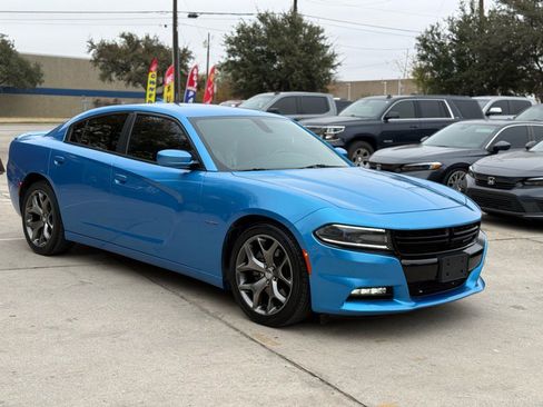 Used 2015 Dodge Charger R/T image 3