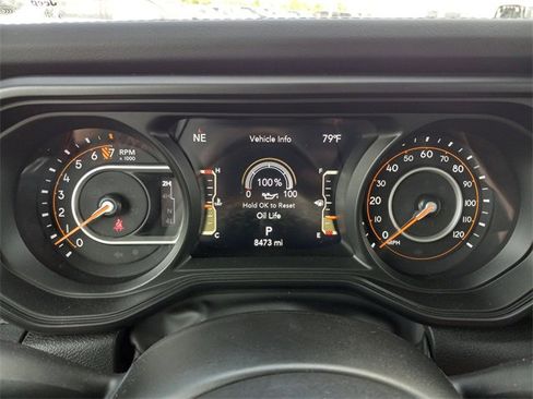 Used 2024 Jeep Gladiator Rubicon w/ Technology Group image 17