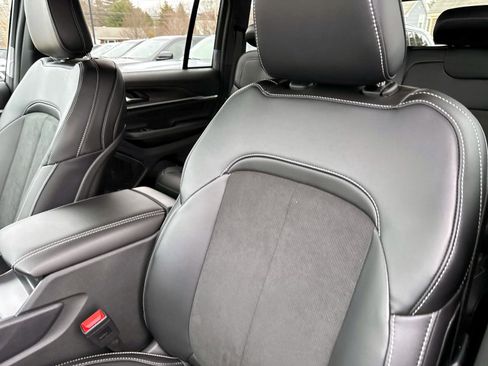 New 2026 Jeep Grand Cherokee Altitude image 11