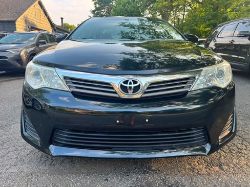 Used 2014 Toyota Camry FWD image 2