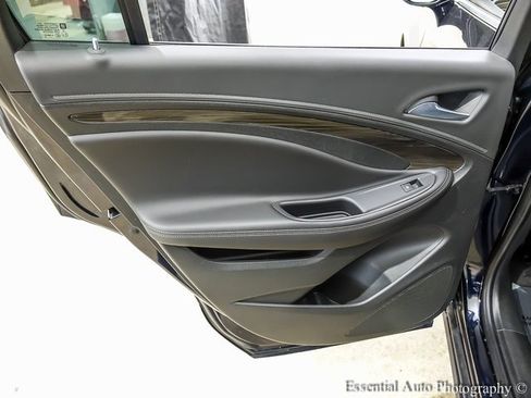 Used 2020 Buick Envision Premium w/ Driver Confidence Package image 21