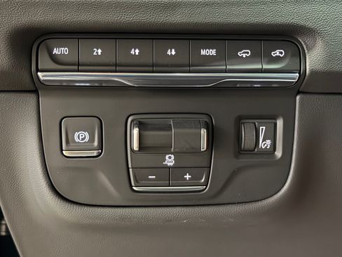 Certified 2026 Cadillac Escalade Sport w/ LPO, ONYX Package AWD/4WD image 20