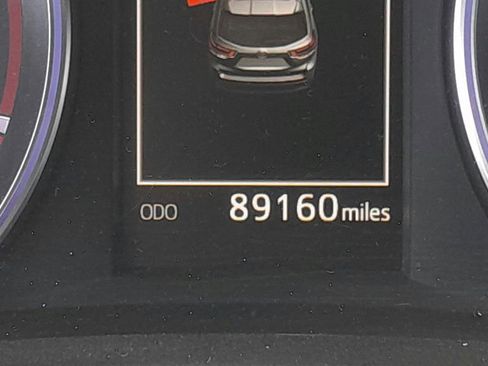 Used 2019 Toyota Highlander XLE image 23