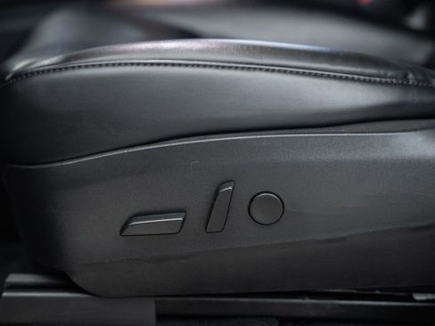 Used 2020 Tesla Model Y Performance image 39