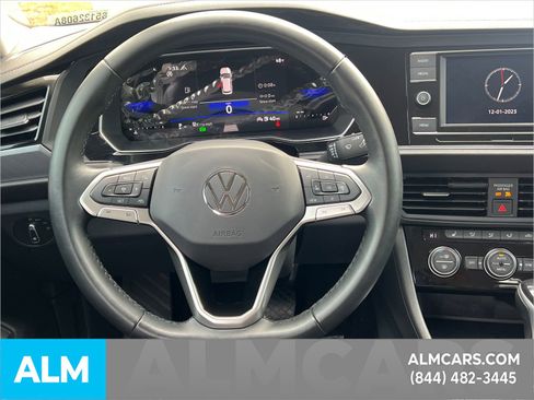 Used 2023 Volkswagen Jetta SE image 28