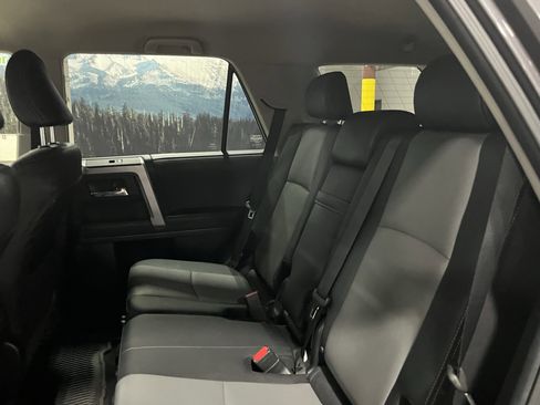 Used 2022 Toyota 4Runner SR5 Premium image 14