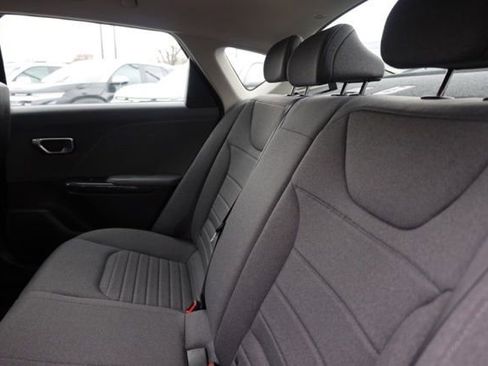 Used 2025 Kia K4 EX image 31