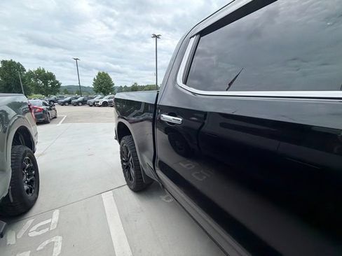 Used 2020 Chevrolet Silverado 1500 High Country w/ Technology Package AWD/4WD image 15