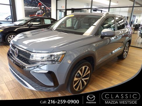Used 2023 Volkswagen Taos SE w/ Panoramic Sunroof Package AWD/4WD image 1