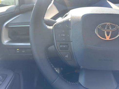 Used 2025 Toyota Prius XLE image 13