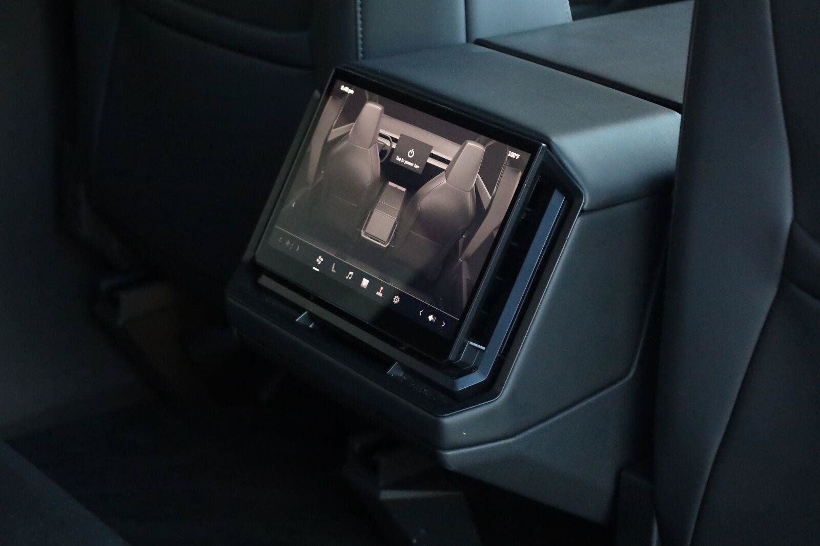 Used 2024 Tesla Cybertruck AWD Crew Cab image 27