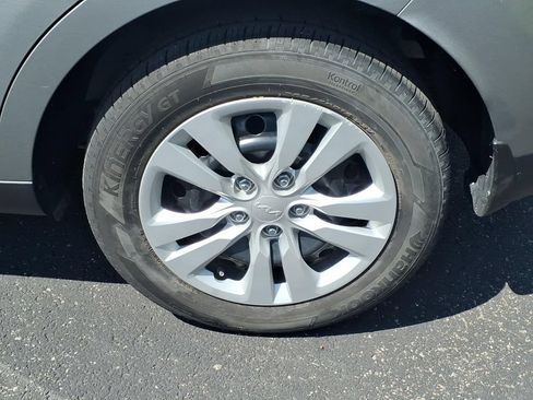 Certified 2023 Kia Soul LX FWD image 9