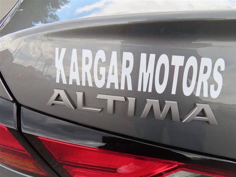 Used 2024 Nissan Altima 2.5 SR FWD image 14
