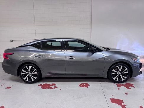 Used 2017 Nissan Maxima 3.5 S image 2