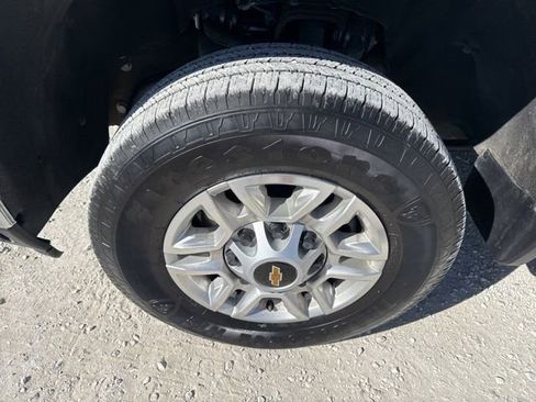 Used 2024 Chevrolet Silverado 2500 LT image 31