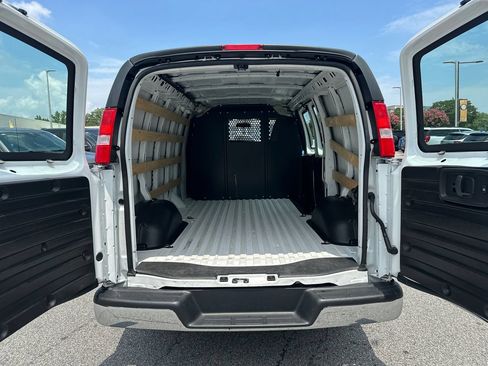 Used 2024 Chevrolet Express 2500 w/ Driver Convenience Package RWD image 18