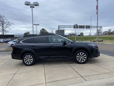 Used 2024 Subaru Outback Premium image 12