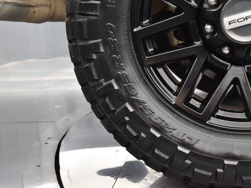 Used 2021 Ford F250 Lariat image 41