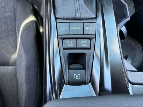 Used 2025 Toyota Camry LE w/ Convenience Package FWD image 24