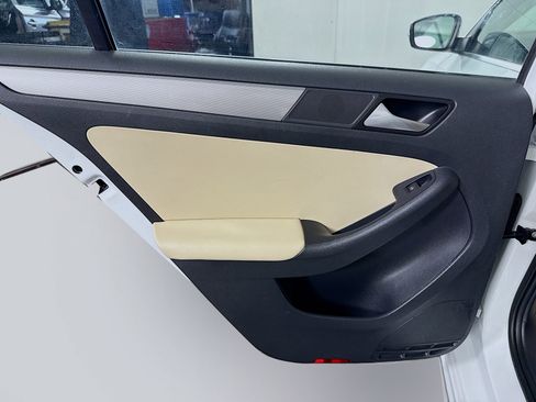 Used 2017 Volkswagen Jetta SE image 26