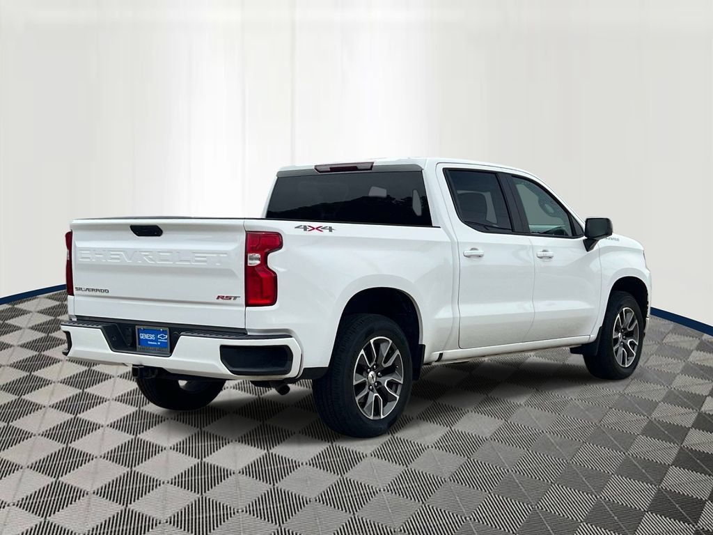Used 2020 Chevrolet Silverado 1500 RST w/ RST Value Package AWD/4WD image 4