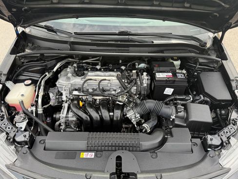 Used 2021 Toyota Corolla LE image 12