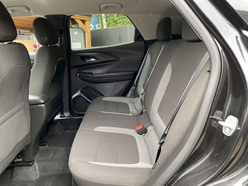 Used 2025 Chevrolet TrailBlazer LT AWD/4WD image 17