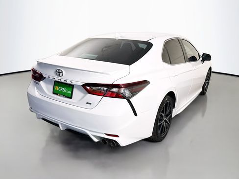 Used 2024 Toyota Camry SE image 10