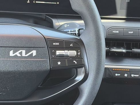 Used 2025 Kia K4 FWD image 23