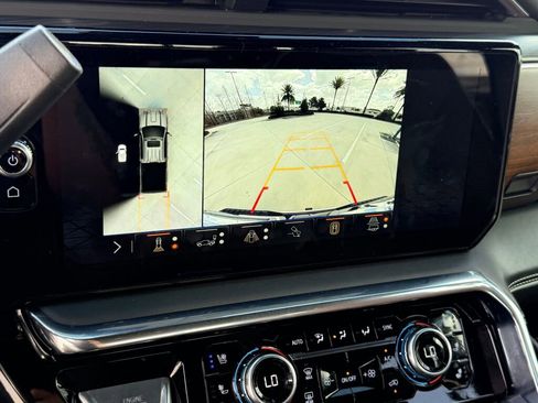 Used 2025 GMC Sierra 3500 Denali Ultimate image 27