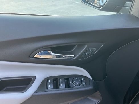 Used 2023 Chevrolet Equinox LT image 14