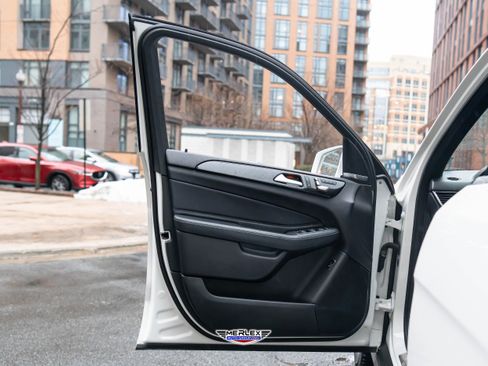 Used 2019 Mercedes-Benz GLE 400 400 4MATIC w/ Premium 1 Package image 43