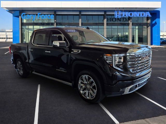 Used 2025 GMC Sierra 1500 Denali w/ Denali Reserve Package AWD/4WD image 1