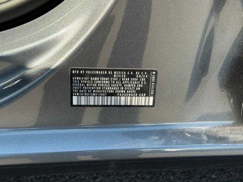 Used 2025 Volkswagen Jetta SE FWD image 32