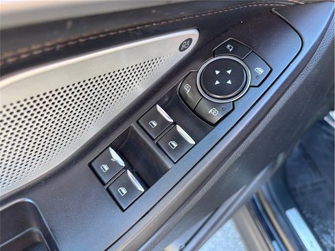 Used 2020 Ford Explorer Platinum w/ Premium Technology Package image 23