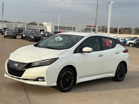 Used 2024 Nissan Leaf SV Plus image 3