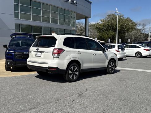 Used 2018 Subaru Forester 2.5i Limited image 7