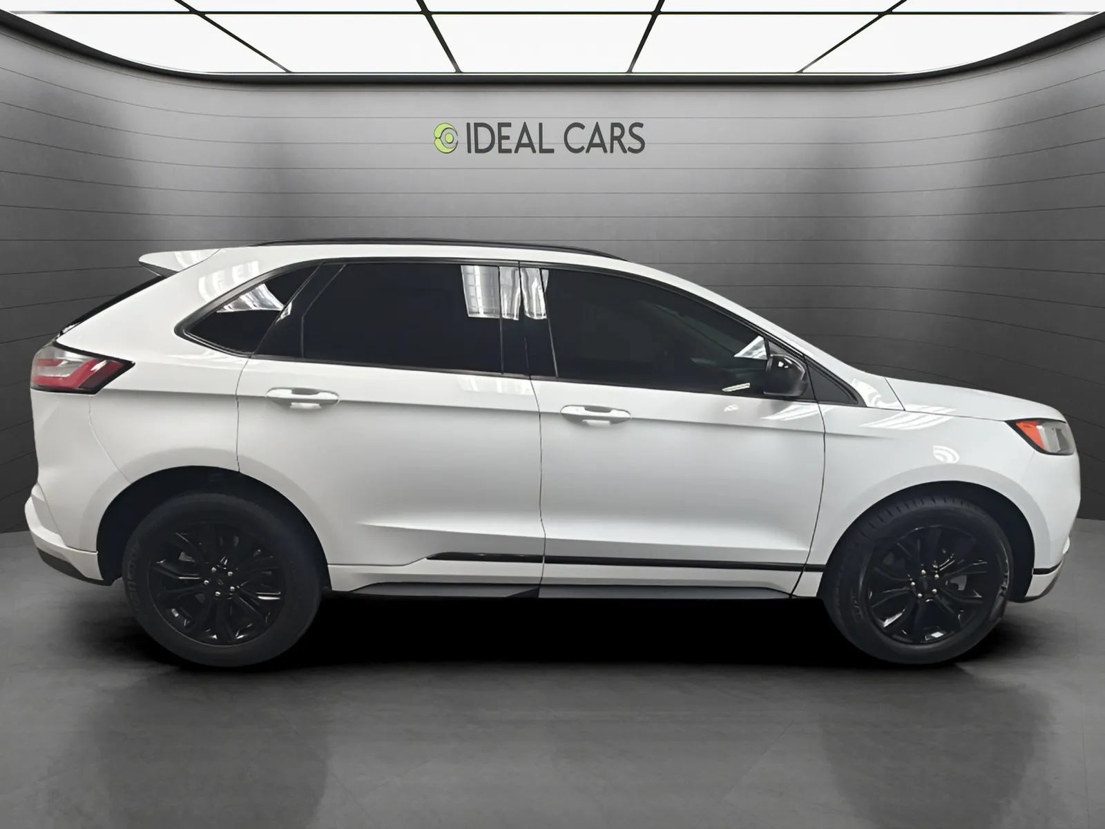 Used 2022 Ford Edge SE w/ Black Appearance Package AWD/4WD image 4