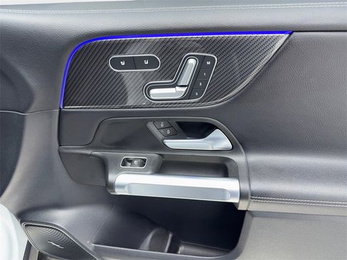 Used 2021 Mercedes-Benz GLB 35 AMG 4MATIC image 50