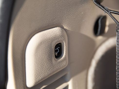 Used 2018 Jeep Grand Cherokee Overland image 17