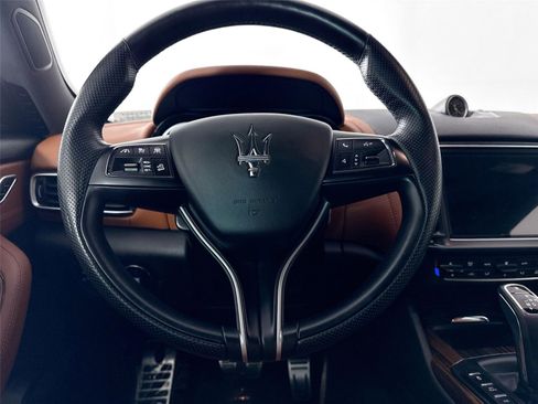 Used 2022 Maserati Levante GT image 33