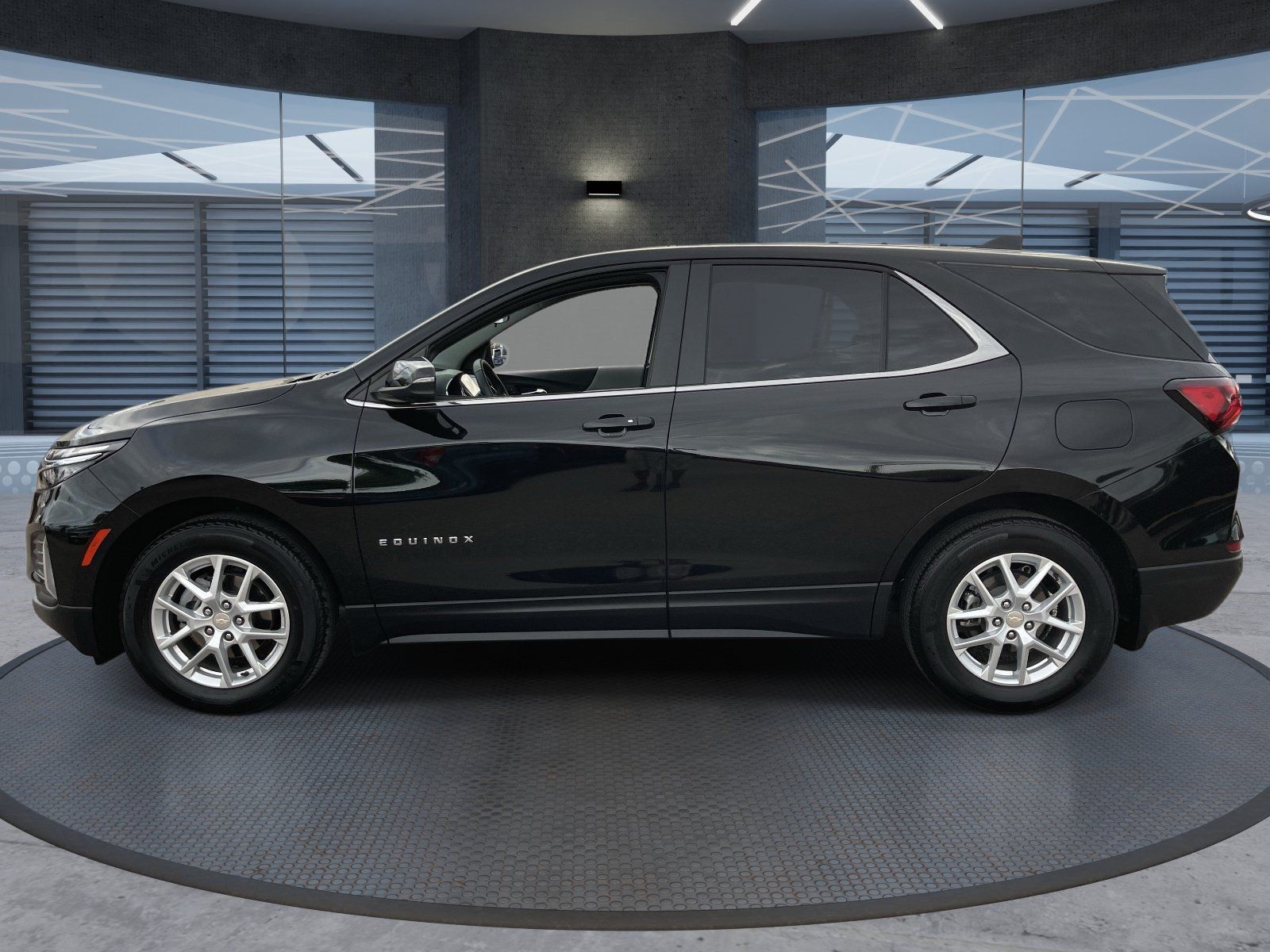 Used 2024 Chevrolet Equinox LT FWD image 3
