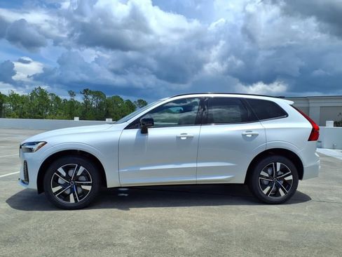 New 2026 Volvo XC60 B5 Core w/ Protection Package Premier image 4
