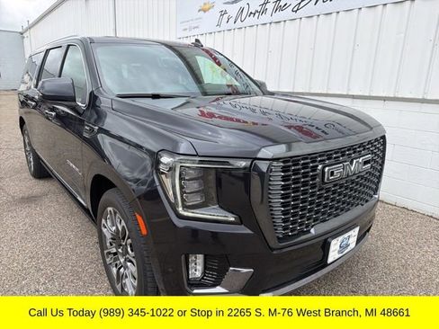Used 2024 GMC Yukon XL Denali Ultimate w/ LPO, Floor Liner Package AWD/4WD image 3