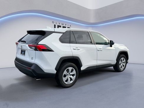 Used 2024 Toyota RAV4 LE image 5