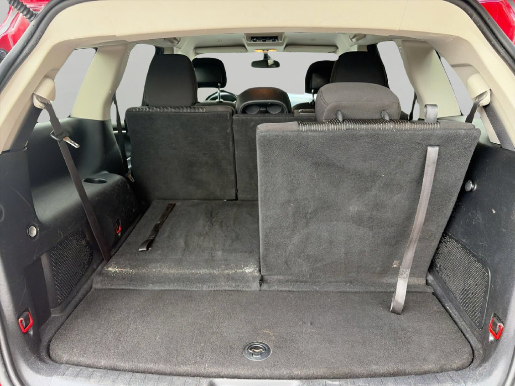 Used 2019 Dodge Journey SE w/ Connectivity Group FWD image 9