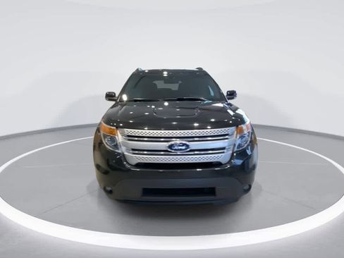 Used 2013 Ford Explorer XLT AWD/4WD image 3