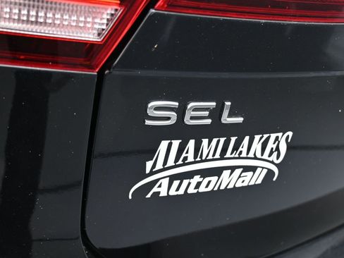 Used 2022 Volkswagen Tiguan SEL R-Line image 39